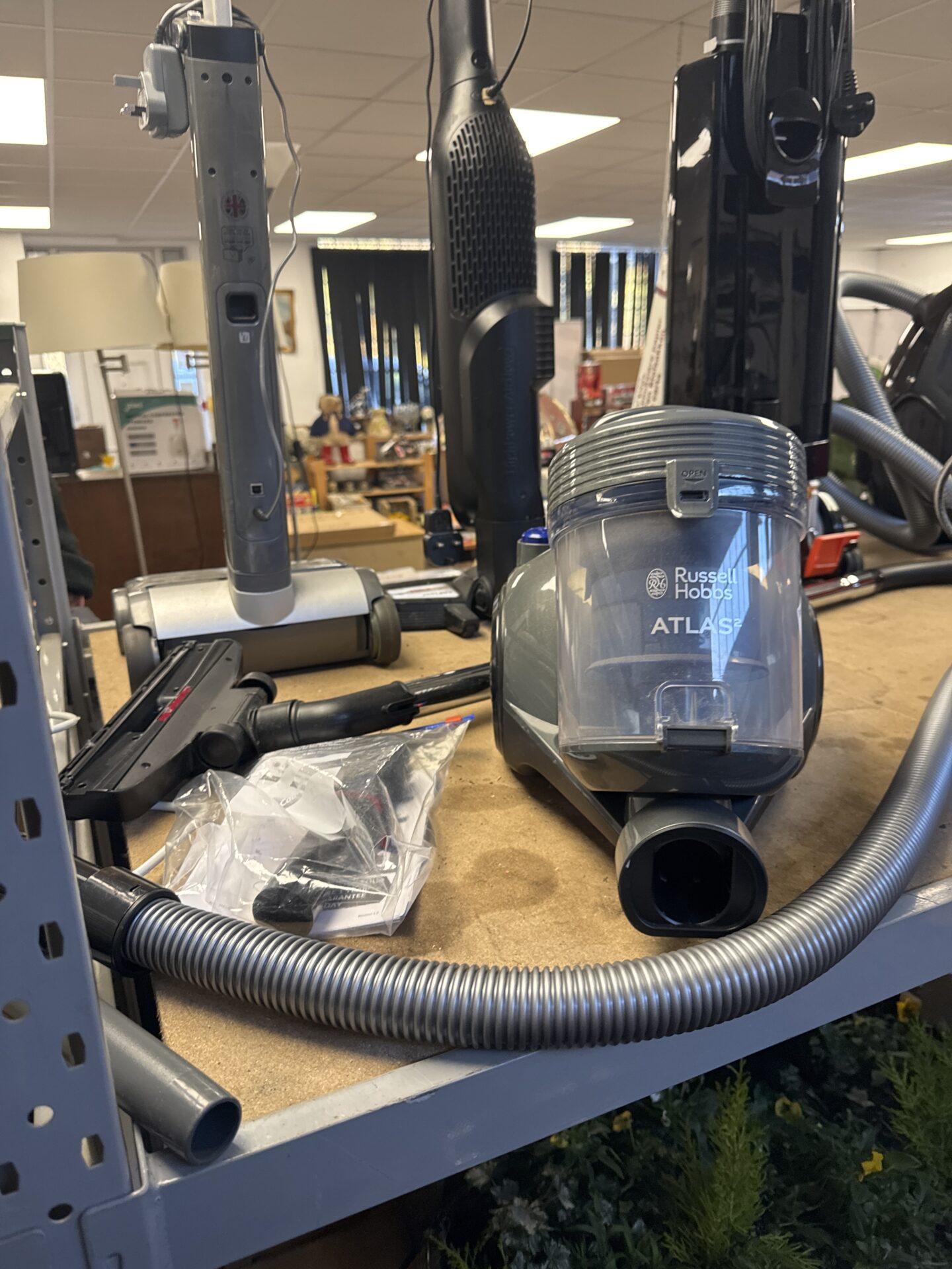 1107 Russell hobbs atlas2 hoover with attachments