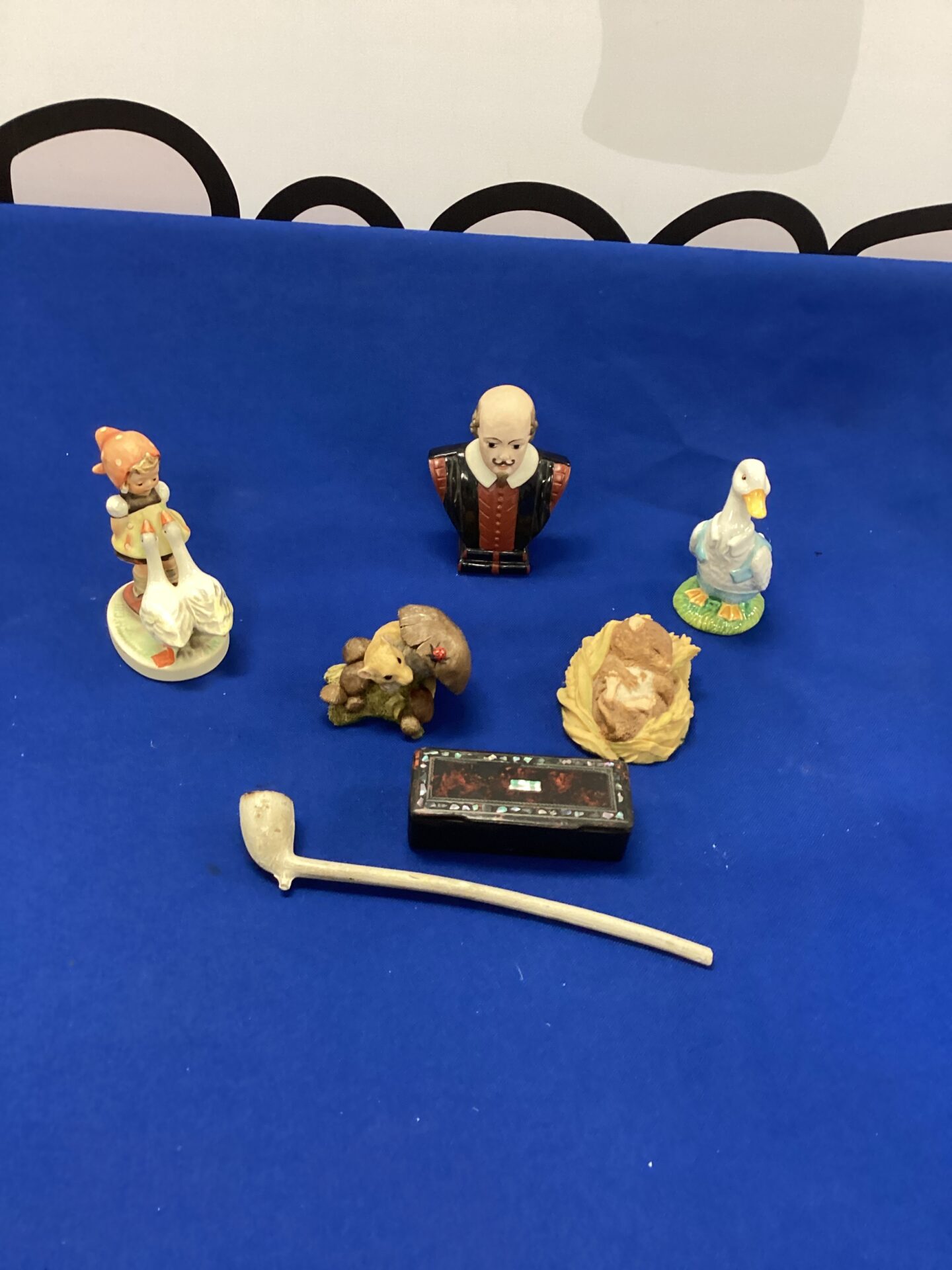 292 Selection of ornaments inc William Shakespeare Bust