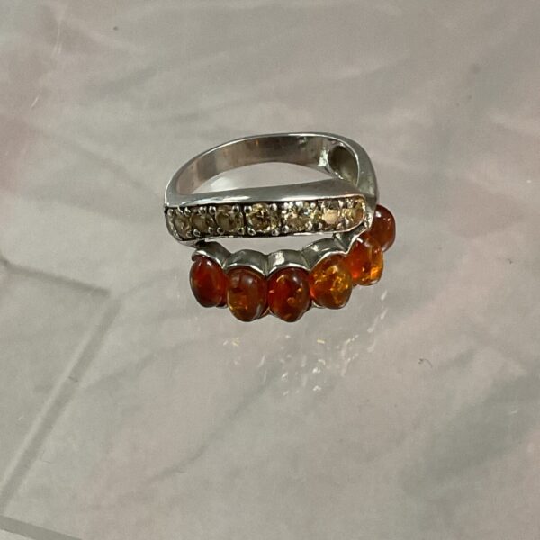 Vintage silver ring with six amber stones, size P.