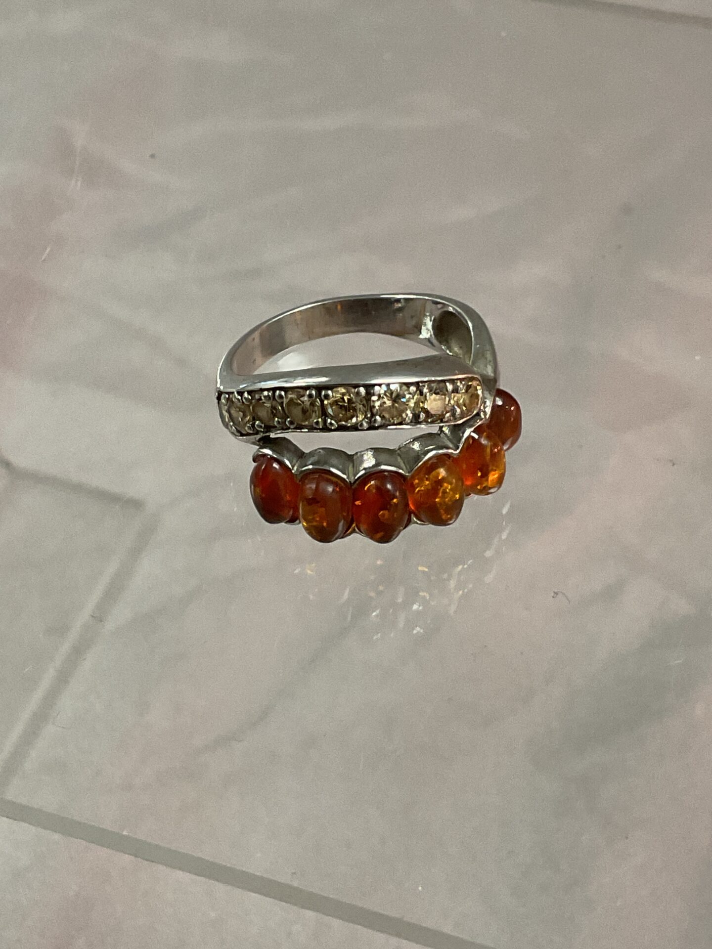 907 six stone silver amber ring size P