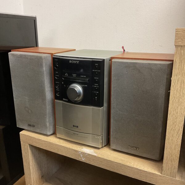 Silver Sony CMT-EH20DAB micro hi-fi system with speakers.