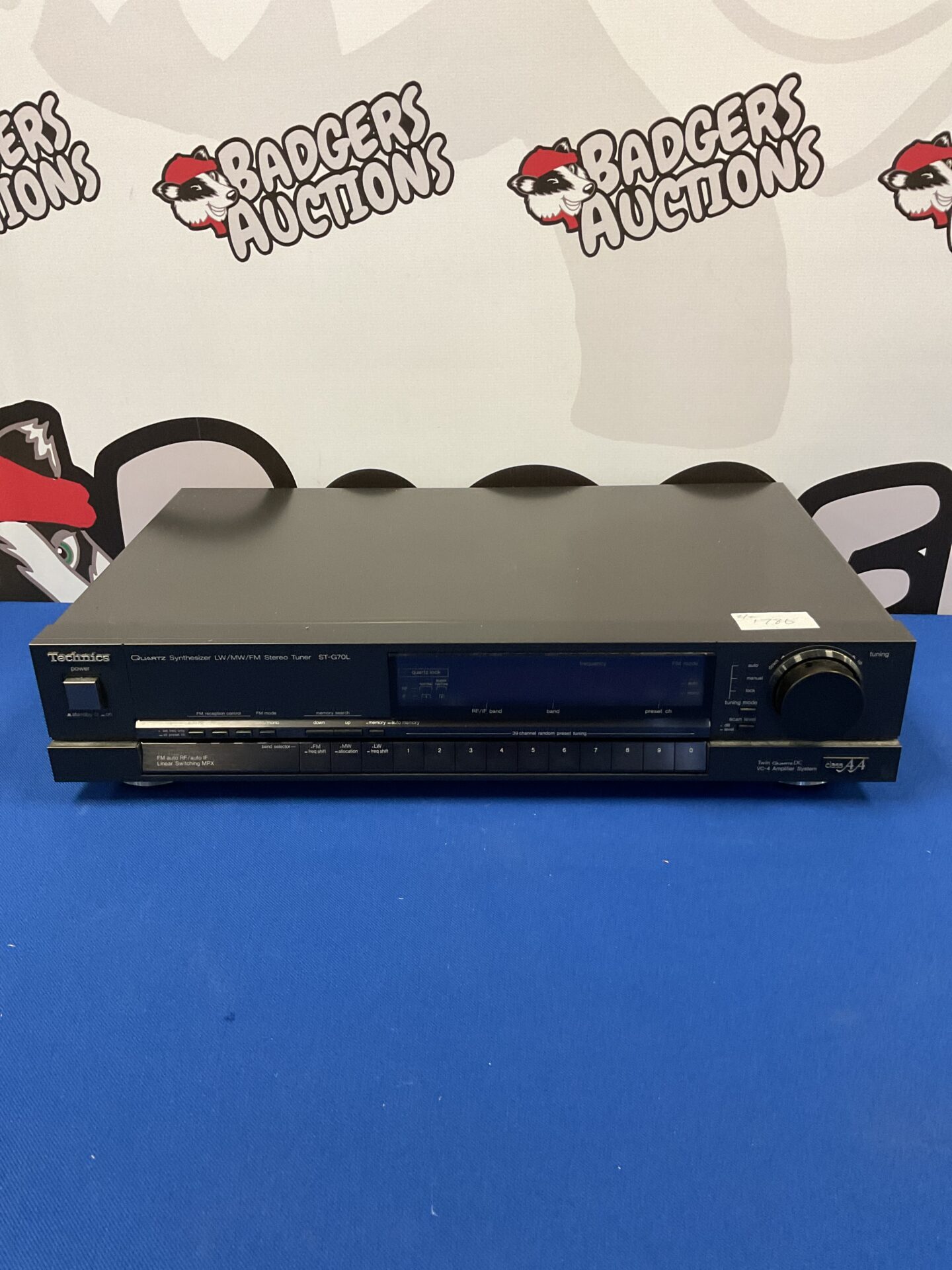 143 Technics st-g70l synthesizer tuner