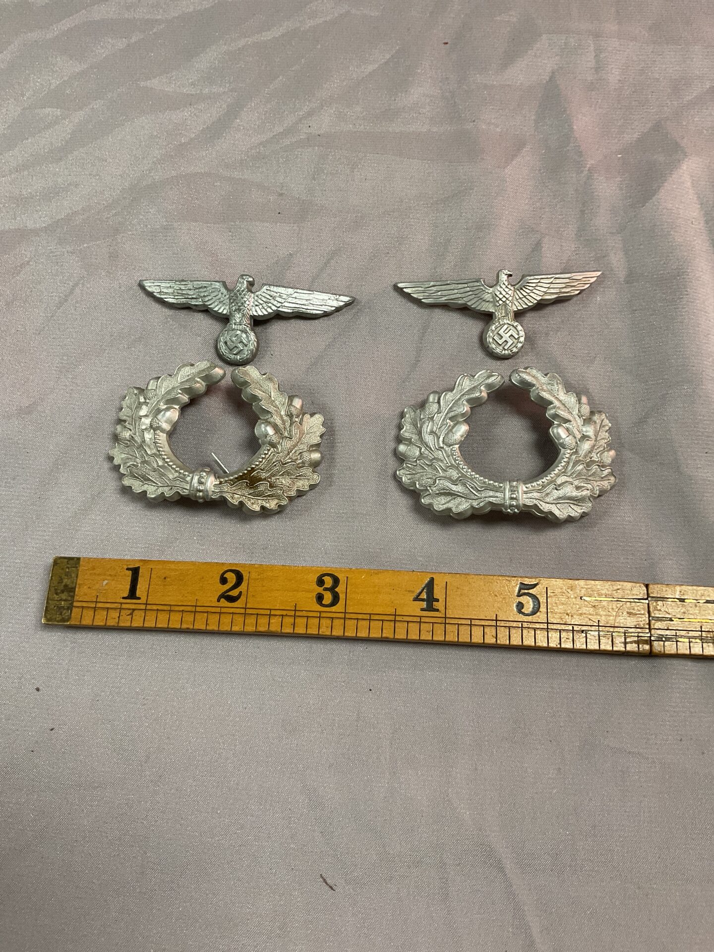 913 Two german ww2 Cap badges