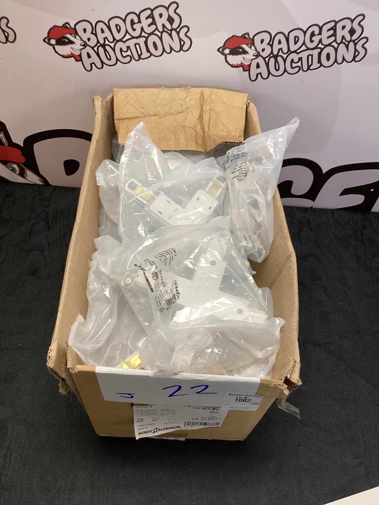1082 XTS38-3 Nordic Industrial Shop Lighting Fittings x 22