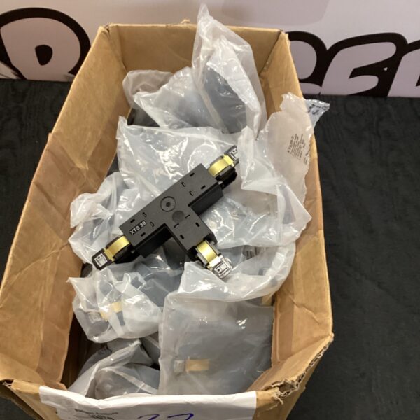 Nordic Global XTS39-2 industrial shop light fitting lot of twenty-two.