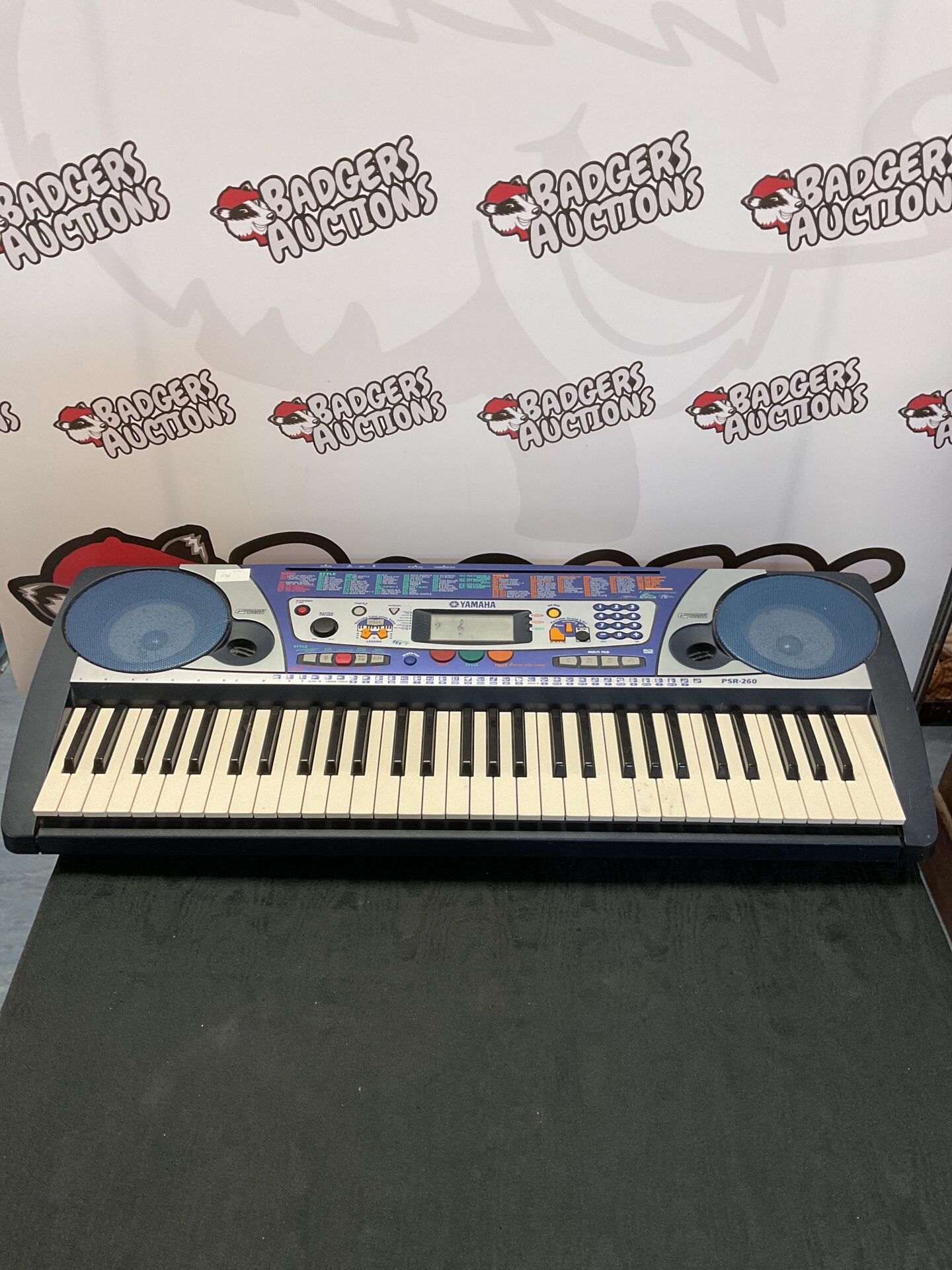 196 Yamaha psr-260 keyboard