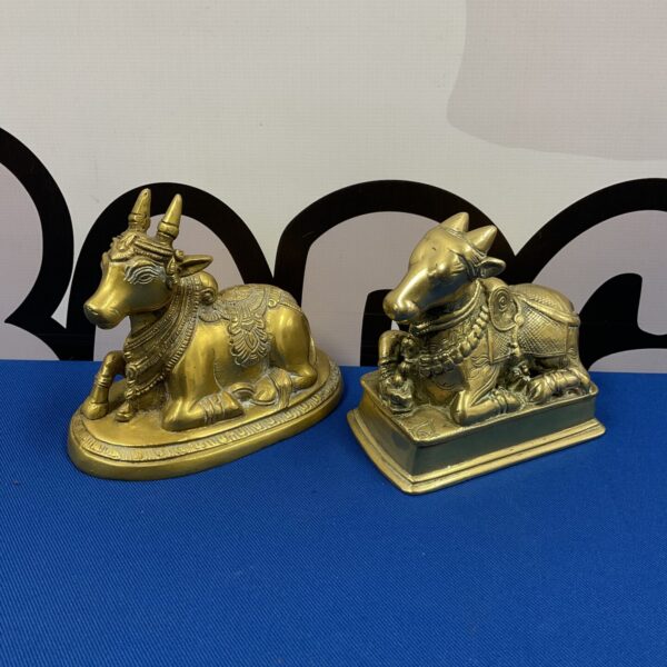 Vintage Indian brass cow pair, detailed sculpture, home decor.
