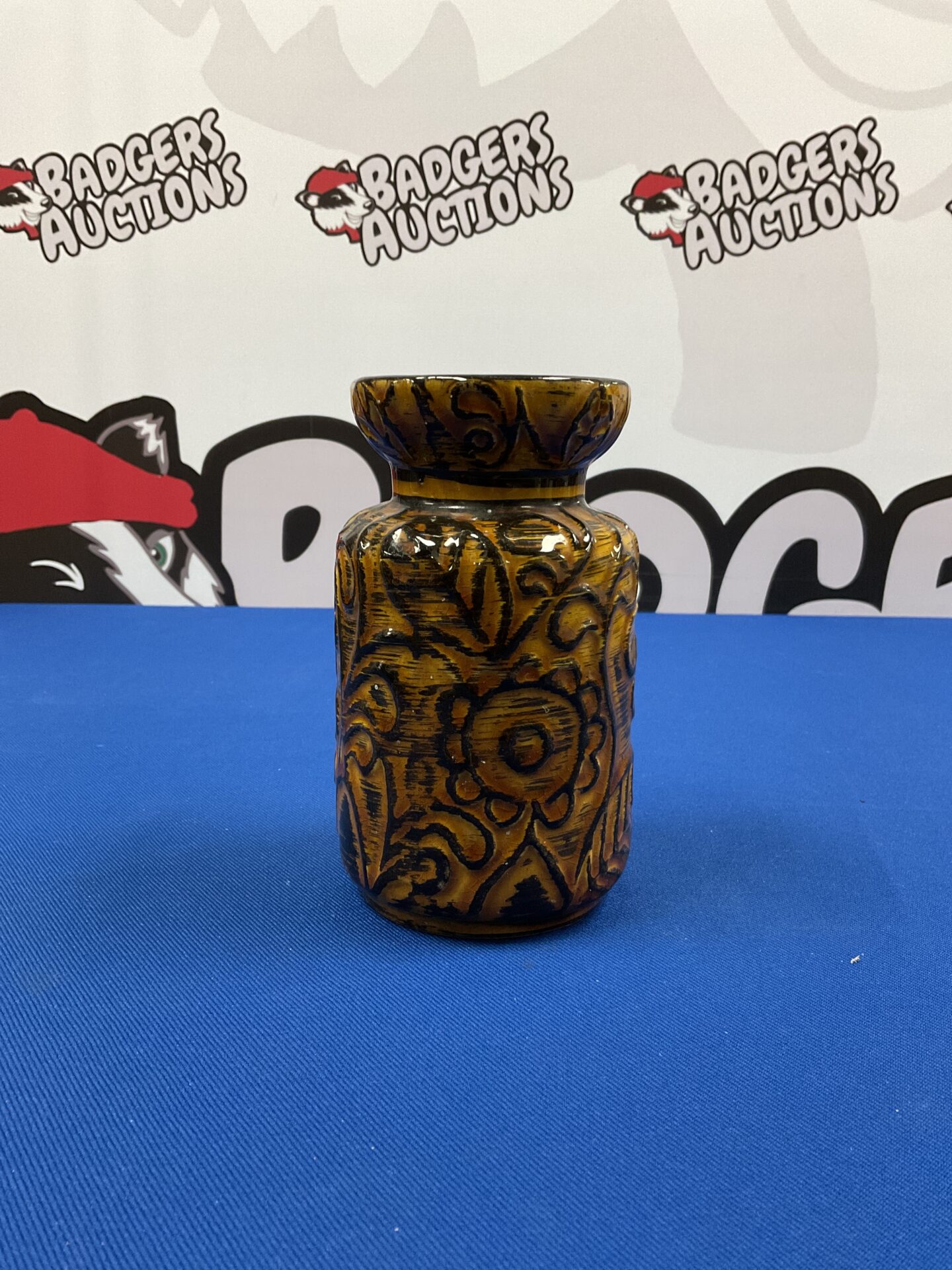 058 Small West german bay sunflower pattern vase