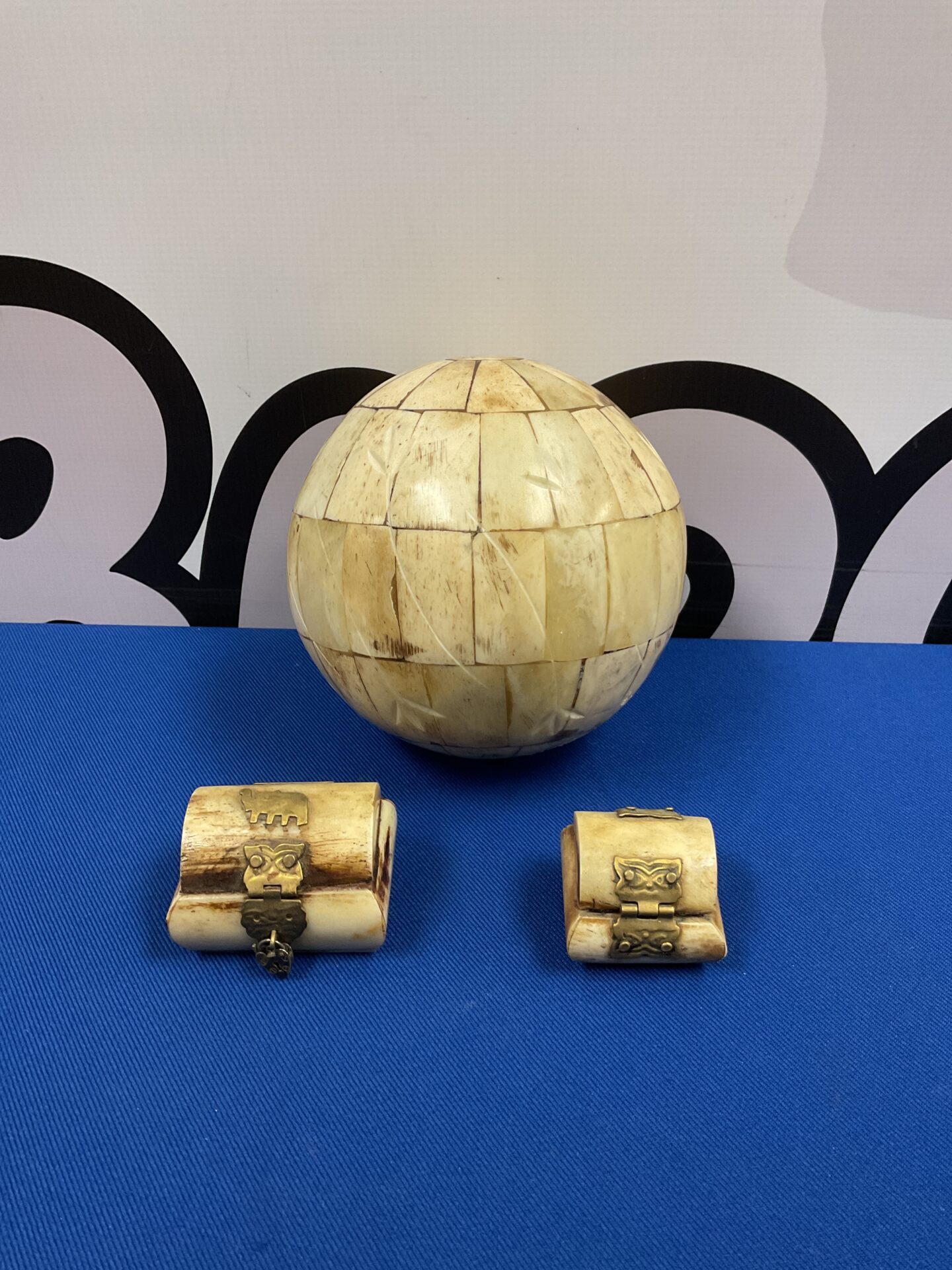 060 Vintage bone ball & trinket pots with miniature hallmarked silver padlock