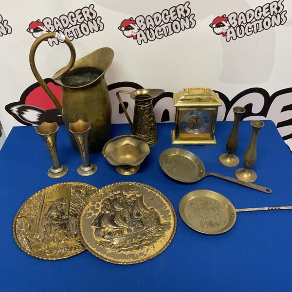 Antique brassware and carriage clock lot for collectors.