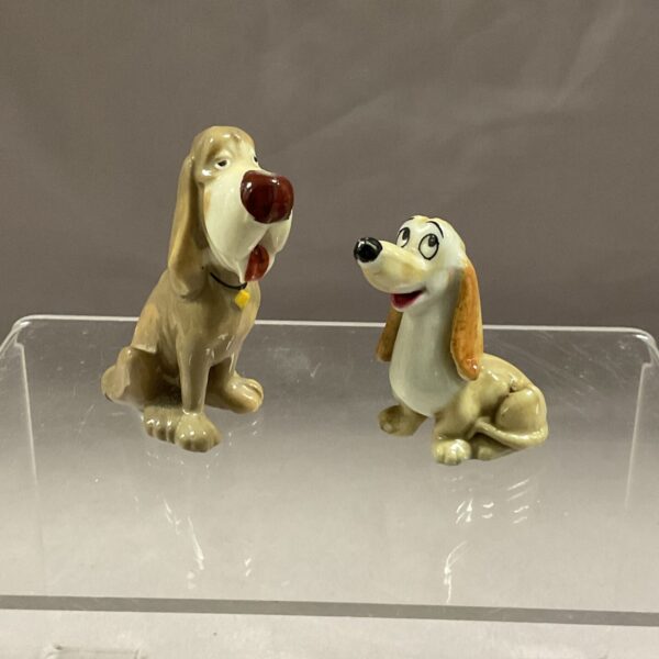 Vintage Wade Disney Trusty and Dashie figures from Lady and the Tramp.