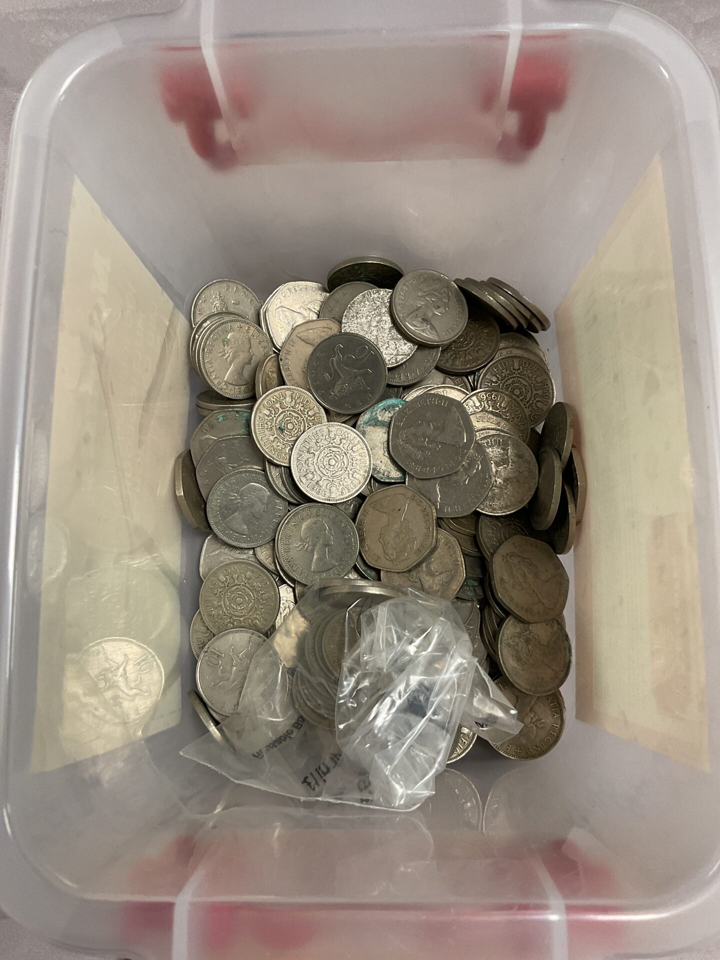 902 Tub of 50p and two shillings coins