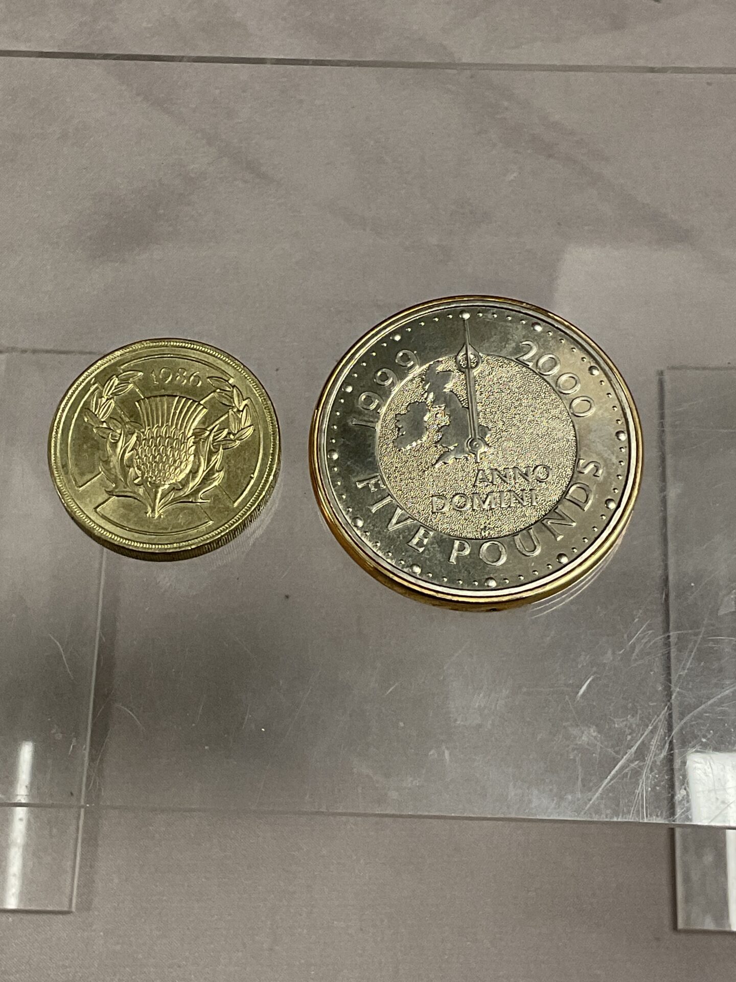 916 £2 thistle commonwealth games of scotland coin, millinennium £5 coin