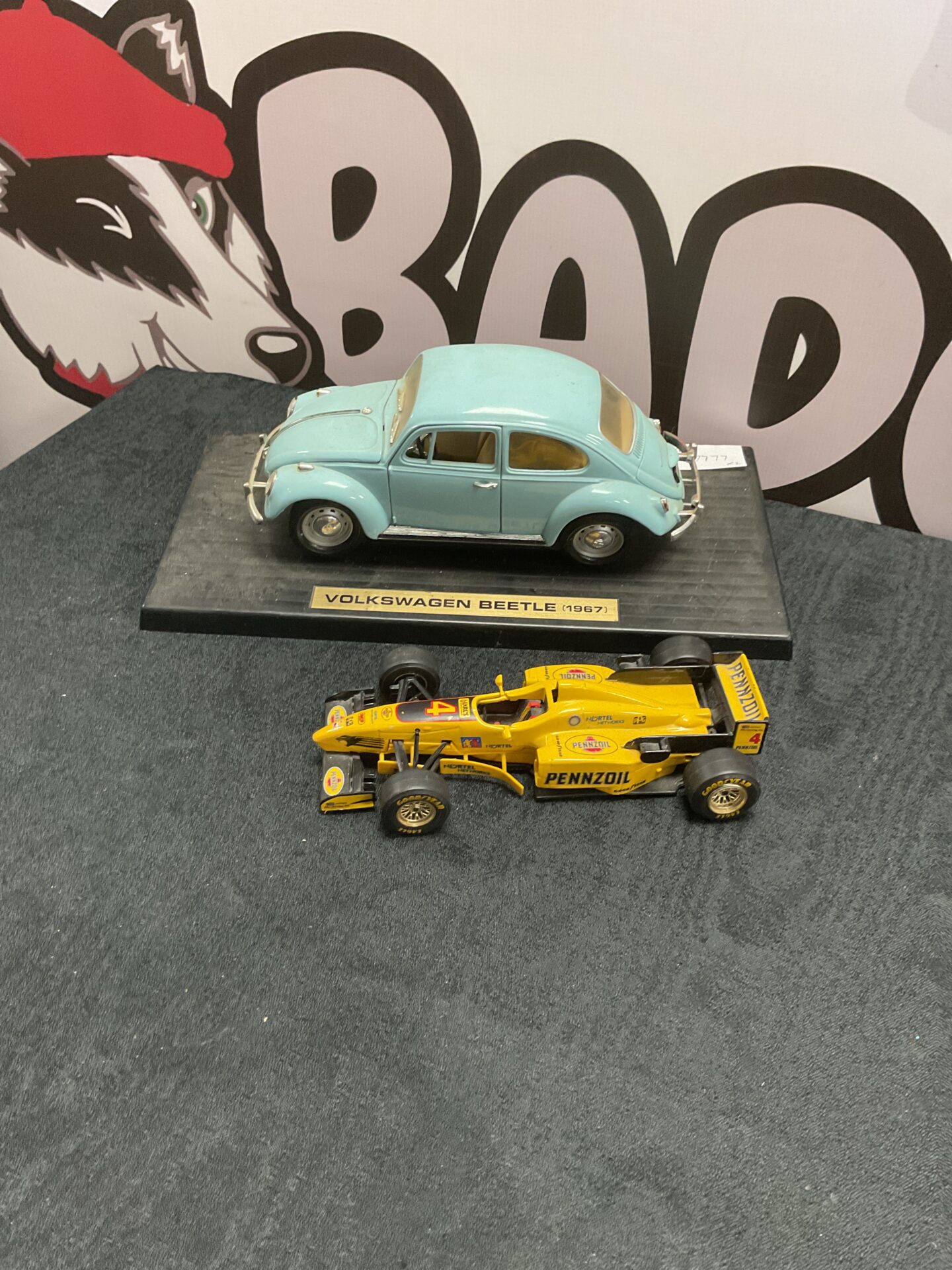 422 Two diecasts inc voltswagen beetle and burago formula 1