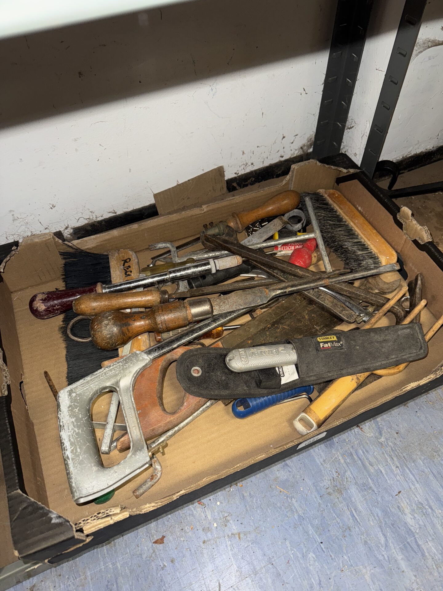 1126 Tray of vintage hand tools