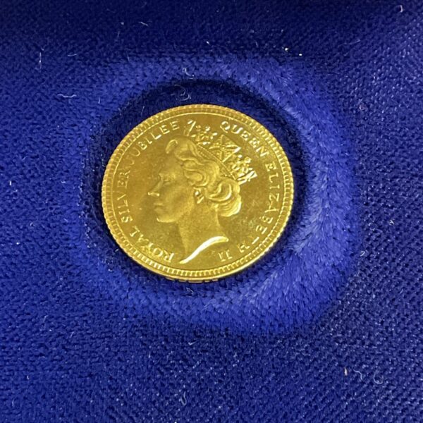 Queen Elizabeth II Silver Jubilee coin obverse, 9ct gold.
