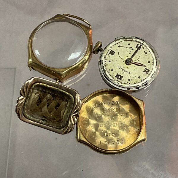 Vintage 9ct gold watch and Victorian brooch scrap lot.