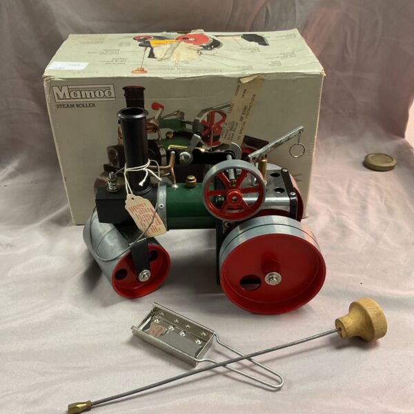 Vintage Mamod steam roller model in good condition.
