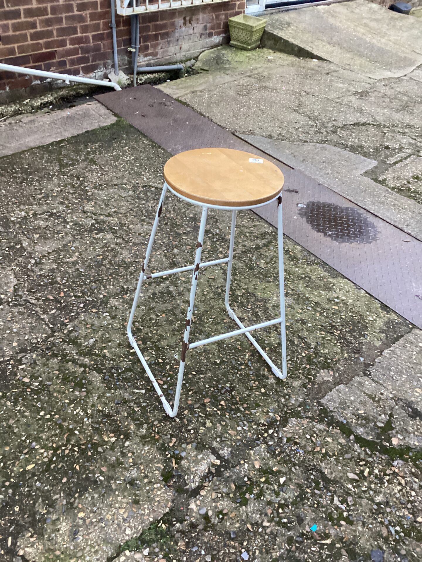 1056 Classic Kitchen Stool