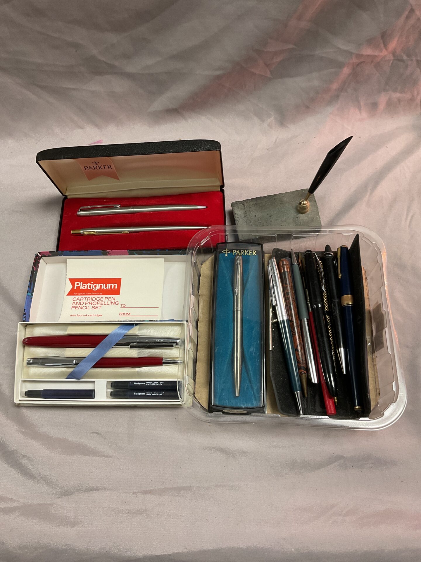 854 Collection of pens inc Parker