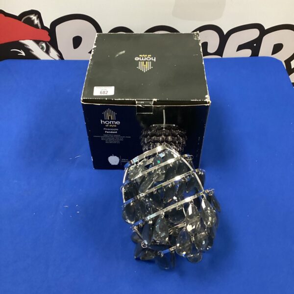 New in box home pineapple ceiling light fitting, model 682.