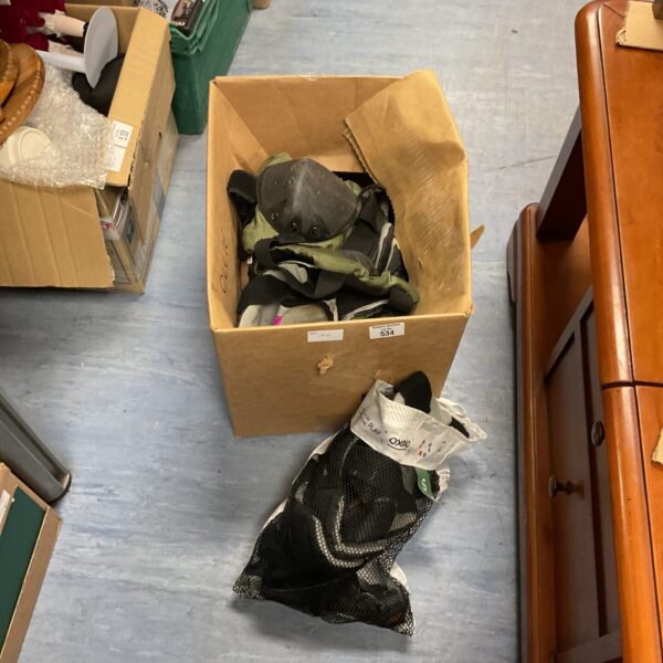 Mixed lot of knee and elbow pads including Hudson brand.