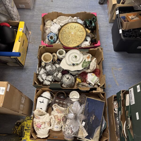 Overview of assorted vintage chinaware and ceramic lot.