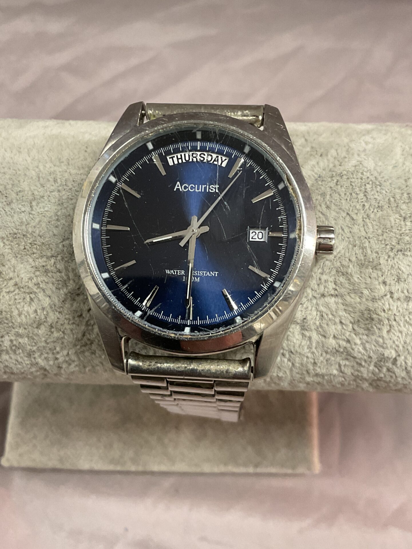 898 Accurist Quartz wristwatch working