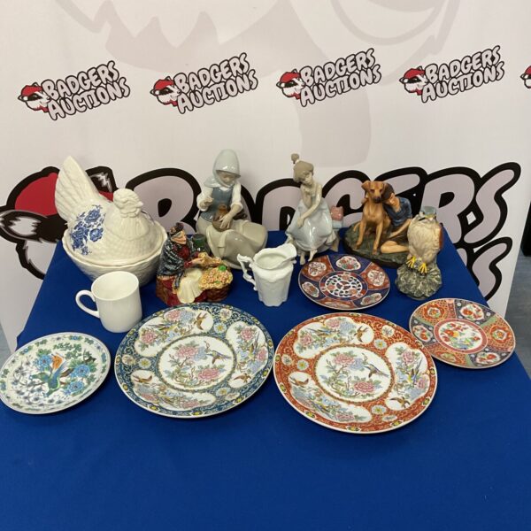 Mixed lot of ceramics including Lladro and Chinese plates.