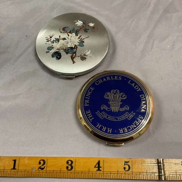 Vintage Stratton compact mirror commemorating Charles and Diana’s wedding.