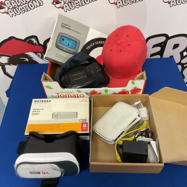 Mixed lot featuring a VR headset and Smartnav device for collectors.