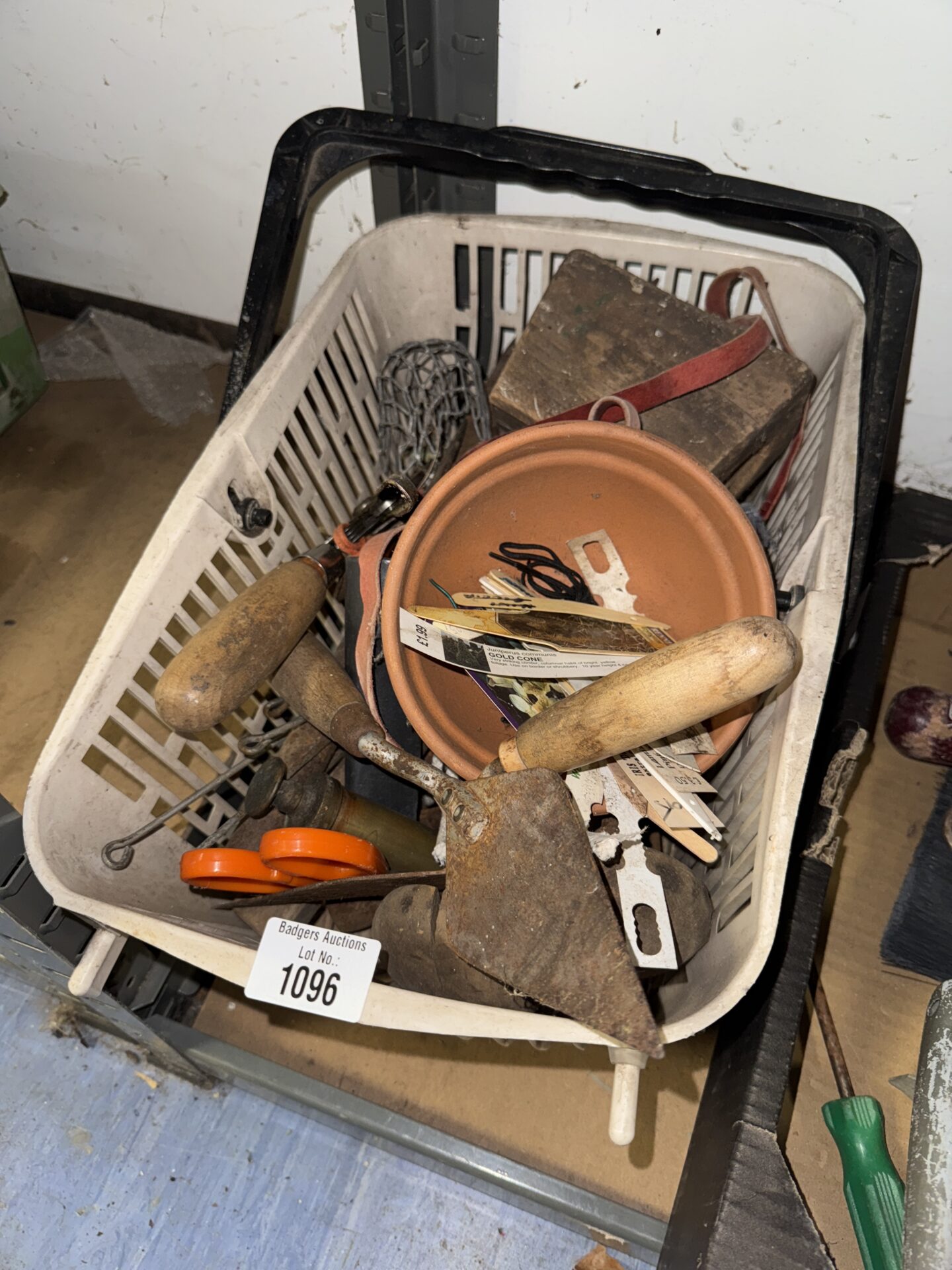 1127 Basket of tools & hardware