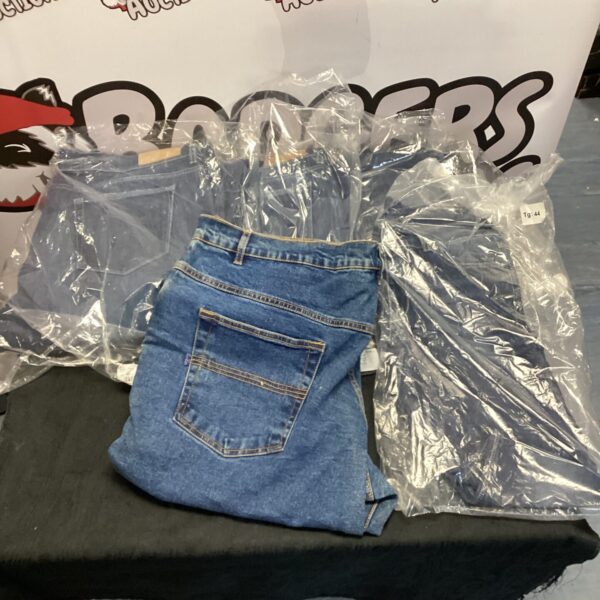 New denim jeans lot in sizes 38 to 44, classic style.