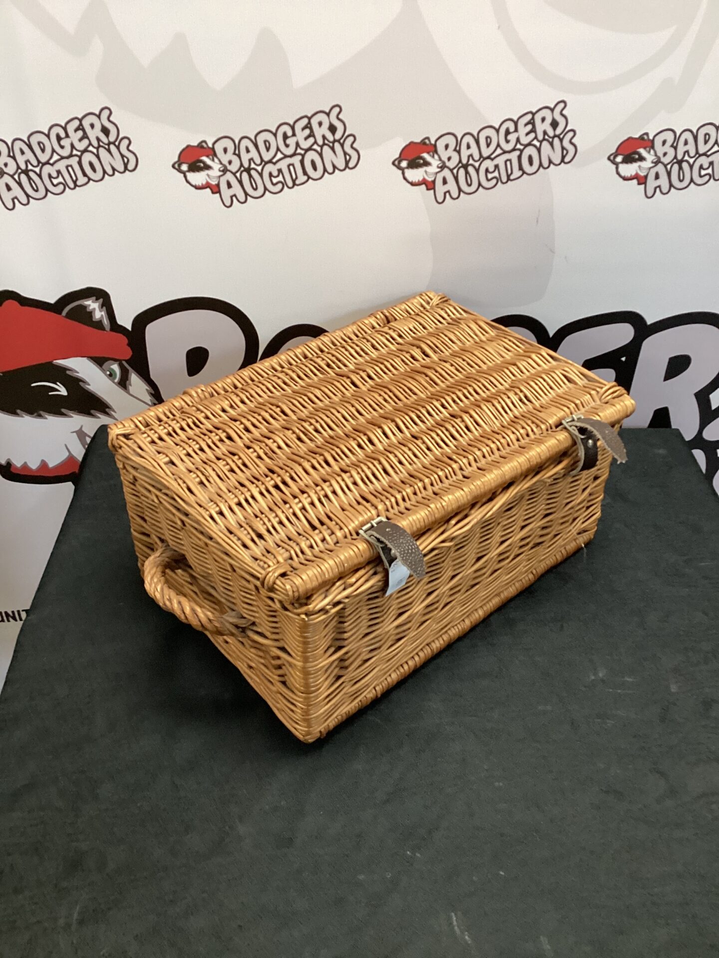 571 Small Wicker basket