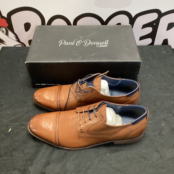 Brown leather Pod men's shoes size 11 for formal wear.