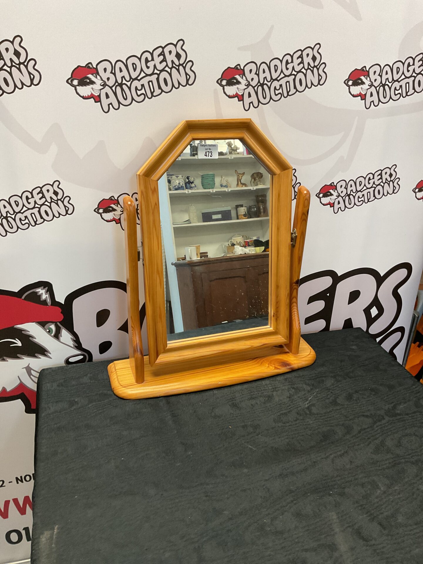 517 Pie dressing table mirror