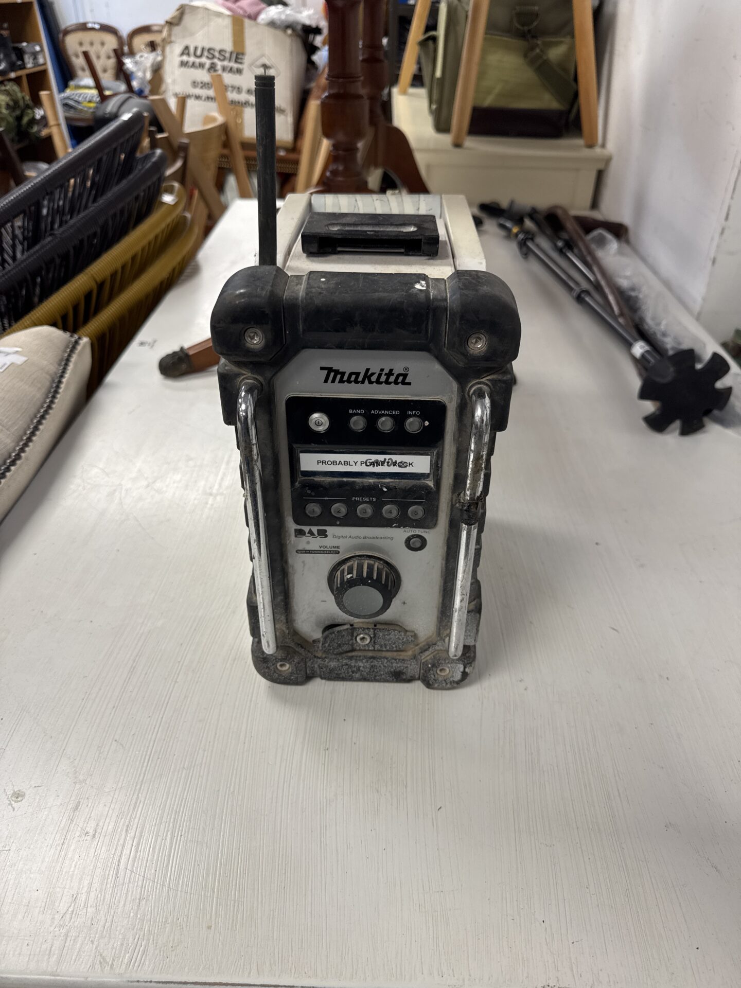 1051 Makita site radio – untested