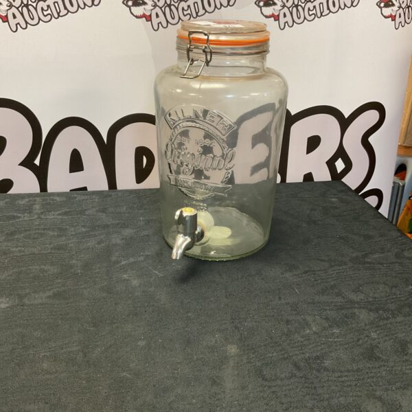 Kilner 5L glass drinks dispenser with tap, ideal for parties.