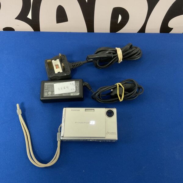 Fujifilm FinePix Z5 digital camera in used condition.