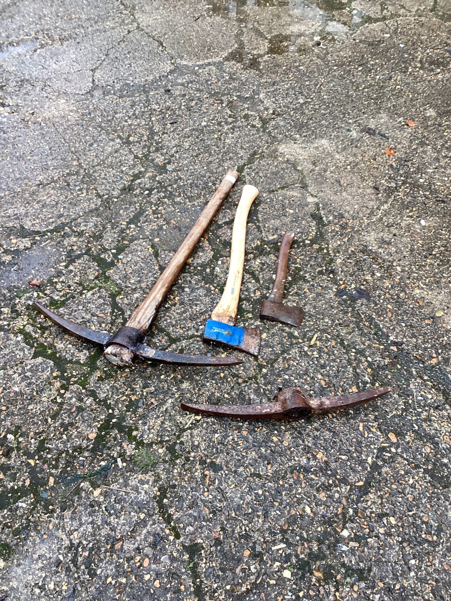 1178 Pick and two choppers plus axe pick head