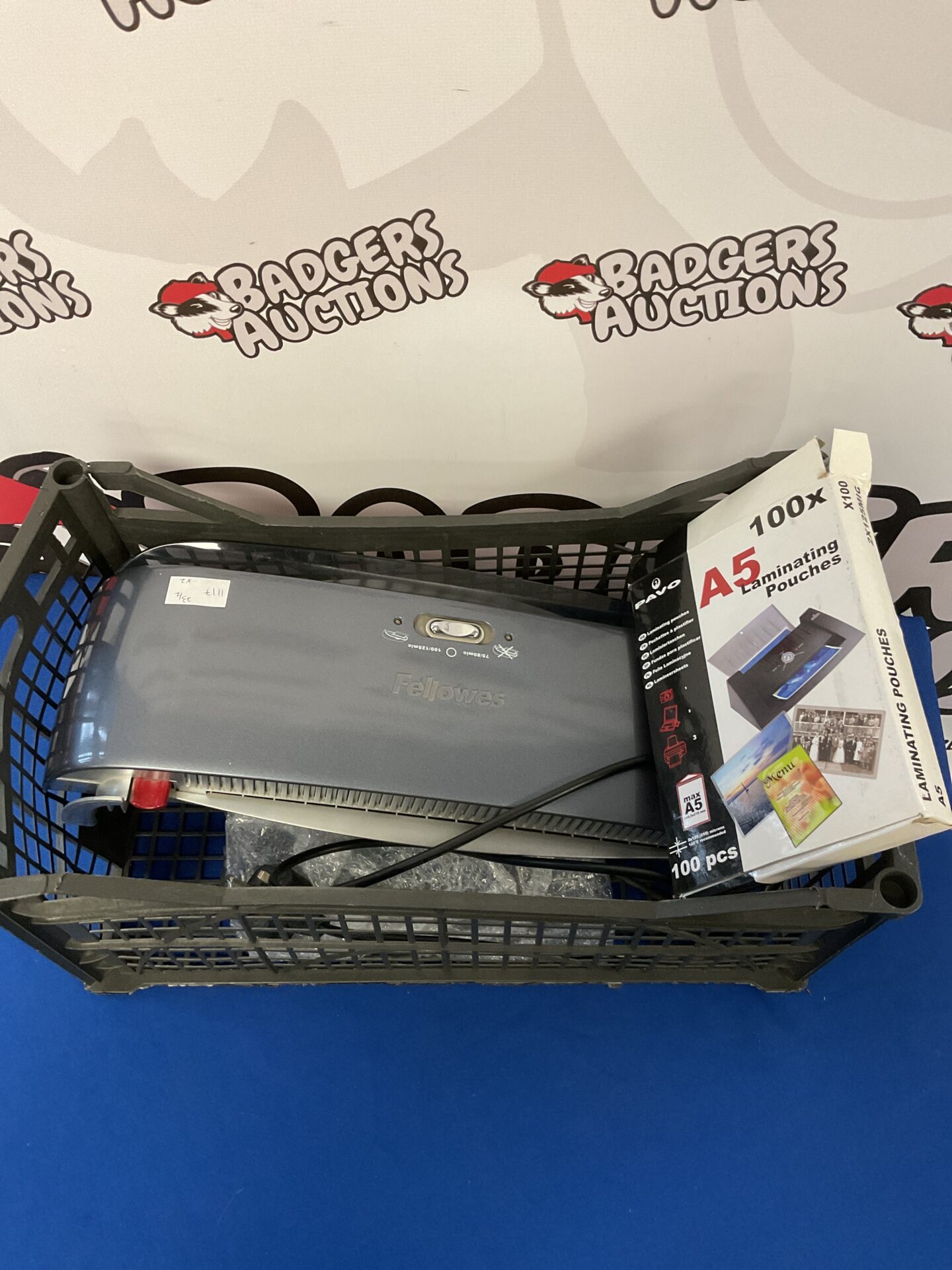 210 Fellowes laminator with a5 pouches