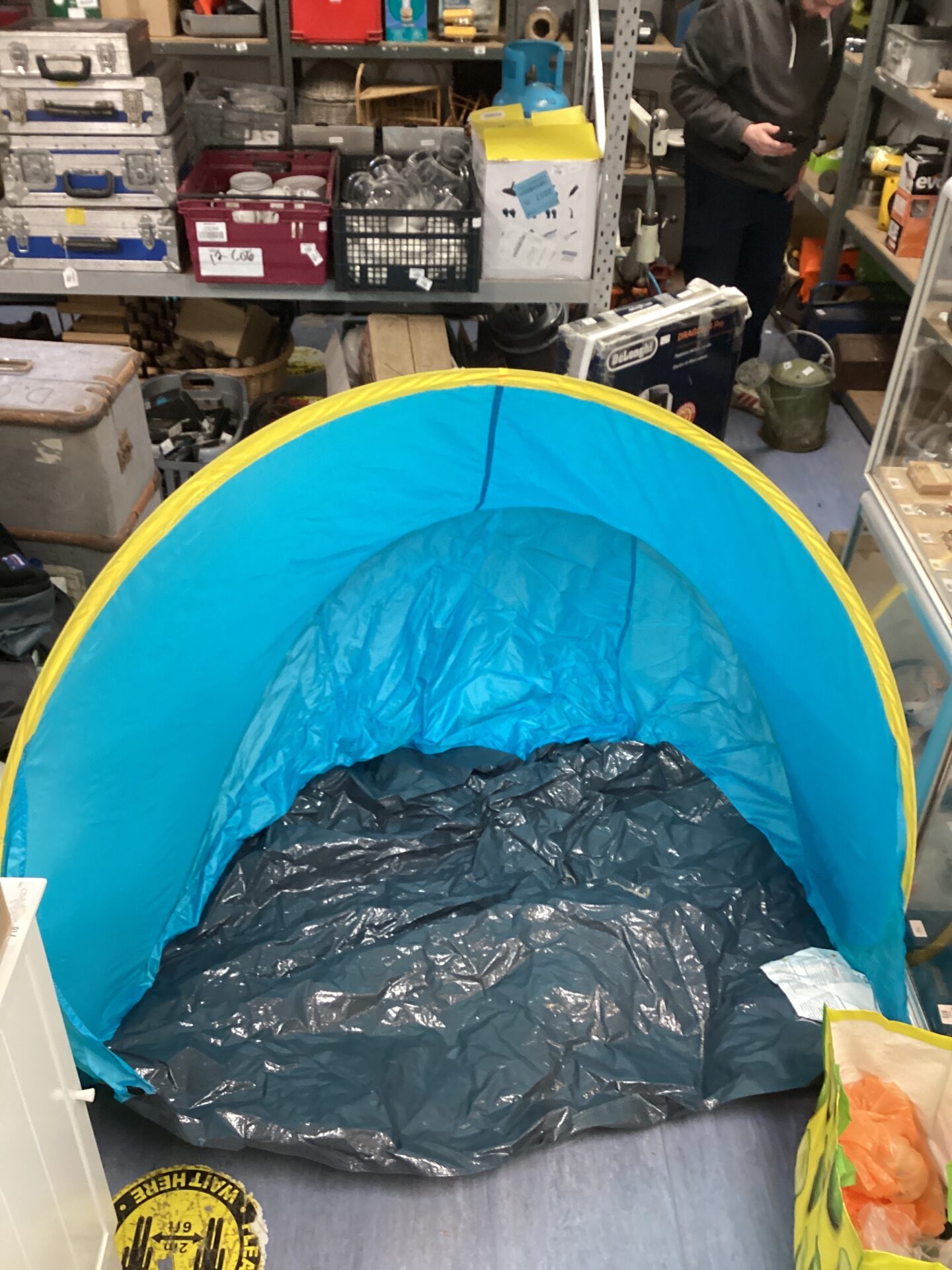 726 Halfords Baby Beach Shelter