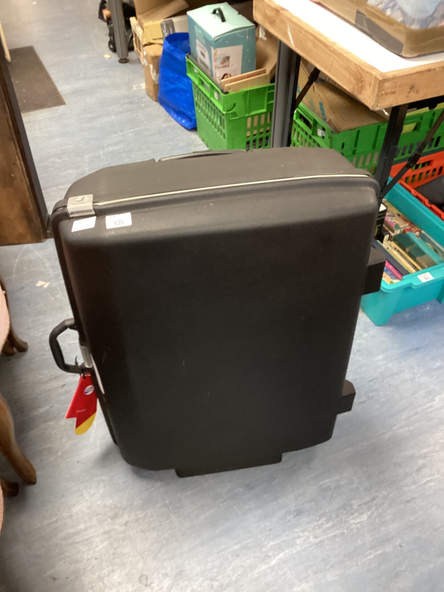 635 American tourister wheeled suitcase new with tags