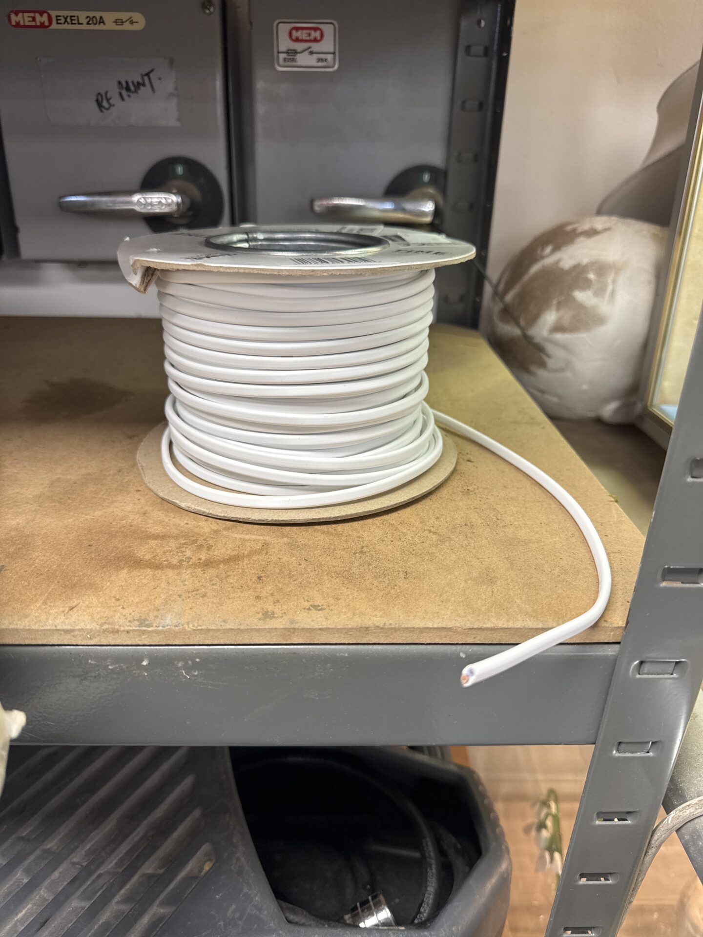 1018 Part used roll of 2 core white cable