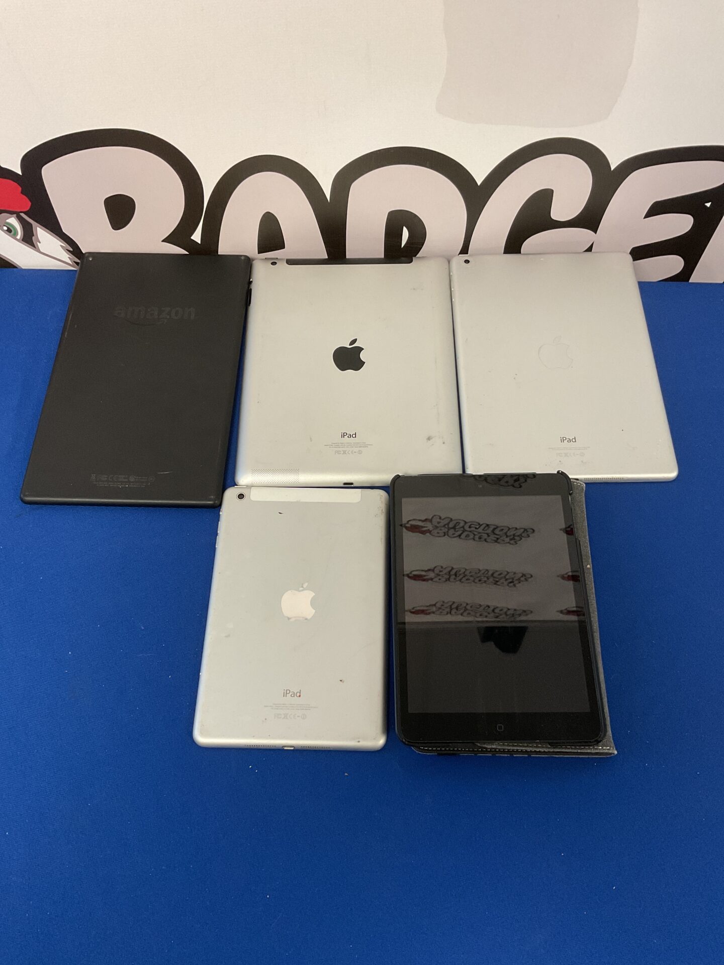 238 Bundle of 5 tablets including apple ipads & kindle