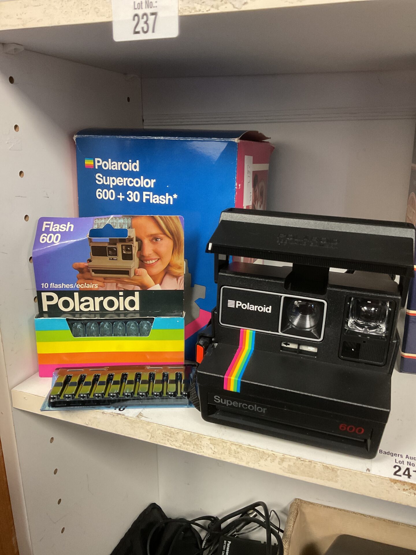 240 Polaroid 600 instant camera