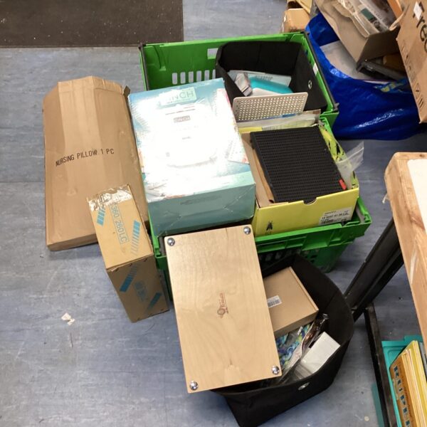 Mixed sewing and crafting lot with patterns and a Cinch book maker.