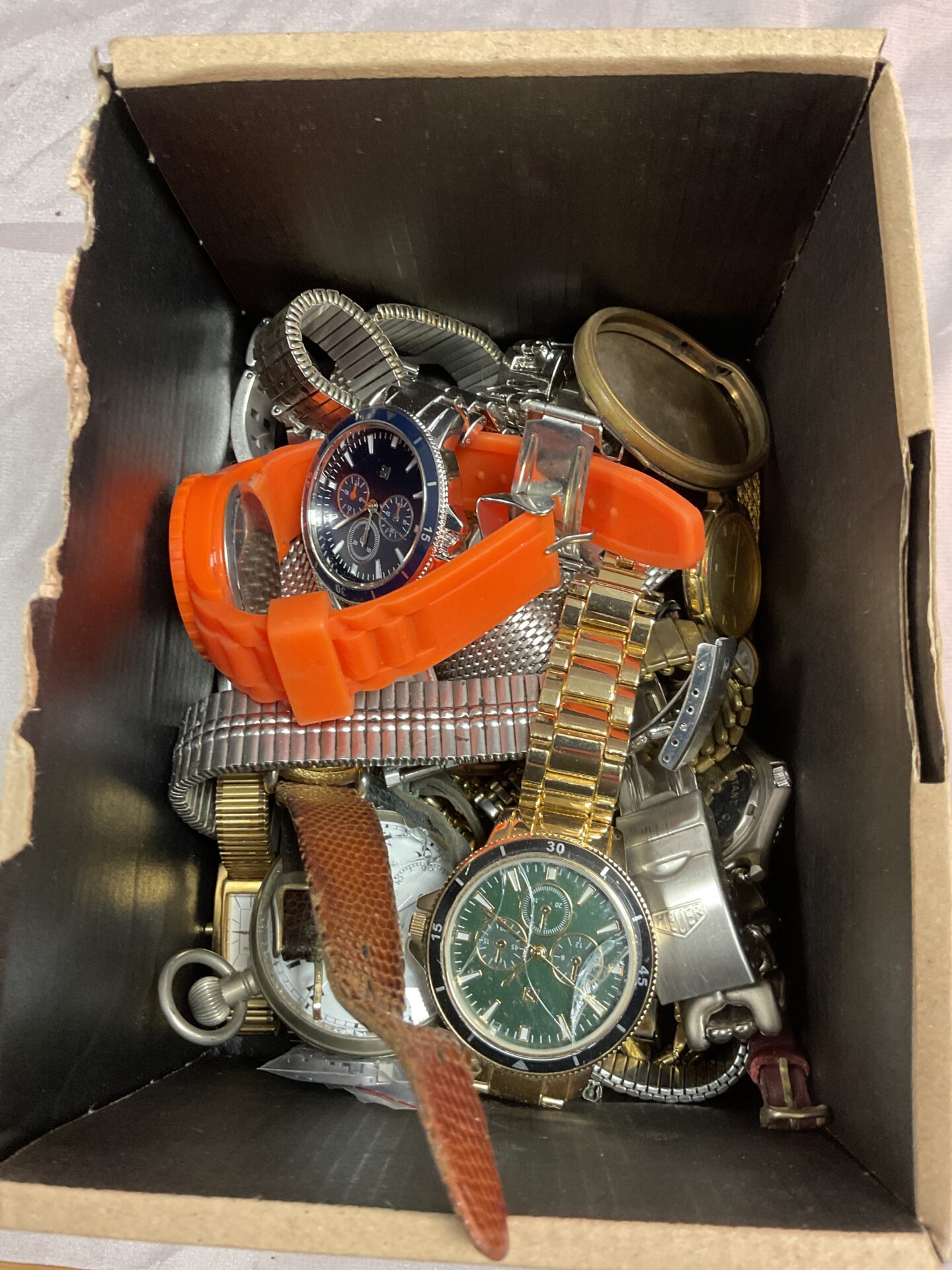 832 Box mixed wristwatches and parts