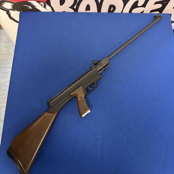 Vintage El Gamo ASI paratrooper .177 air rifle in good condition.