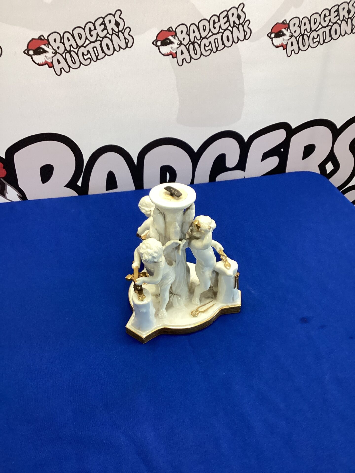 257 victorian Moores Bros Porcelain Chrubs oil lamp base